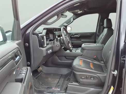 Used 2022 GMC Sierra 1500 AT4 w/ AT4 Premium Package AWD/4WD image 9