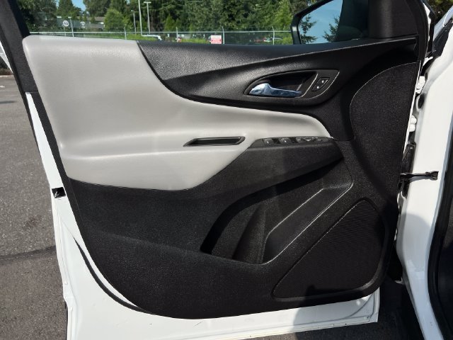 Used 2022 Chevrolet Equinox LS w/ Driver Confidence II Package AWD/4WD image 15