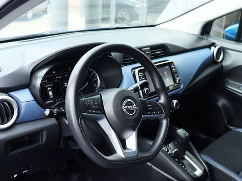 Used 2023 Nissan Versa SV image 38