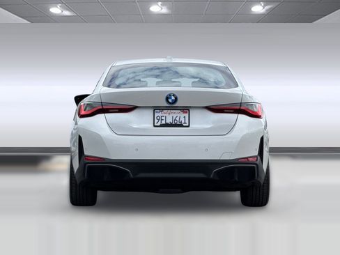 Used 2023 BMW i4 eDrive35 w/ Premium Package image 9