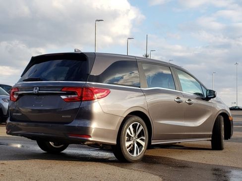 Used 2023 Honda Odyssey Touring image 7