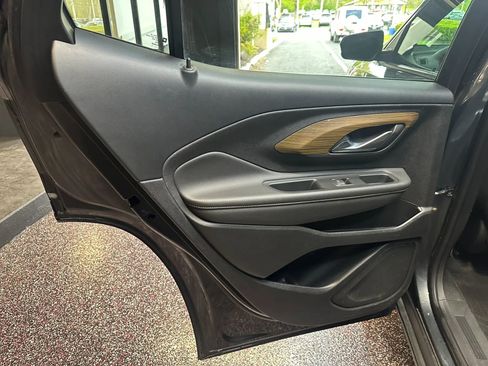 Used 2019 GMC Terrain SLE w/ Driver Convenience Package AWD/4WD image 20