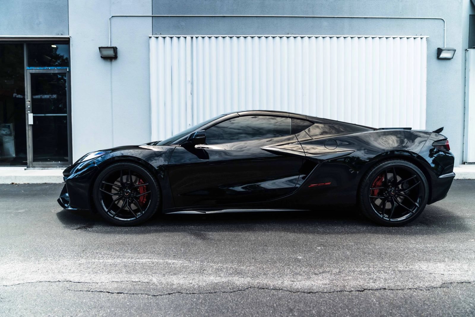 Used 2025 Chevrolet Corvette Z06 RWD image 5