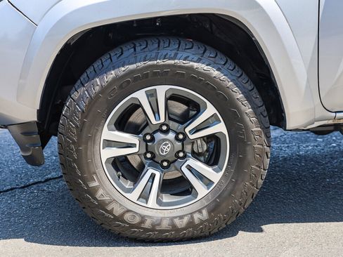 Certified 2019 Toyota Tacoma TRD Sport w/ TRD Premium Sport Package AWD/4WD image 29