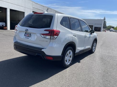 Used 2022 Subaru Forester AWD/4WD image 5