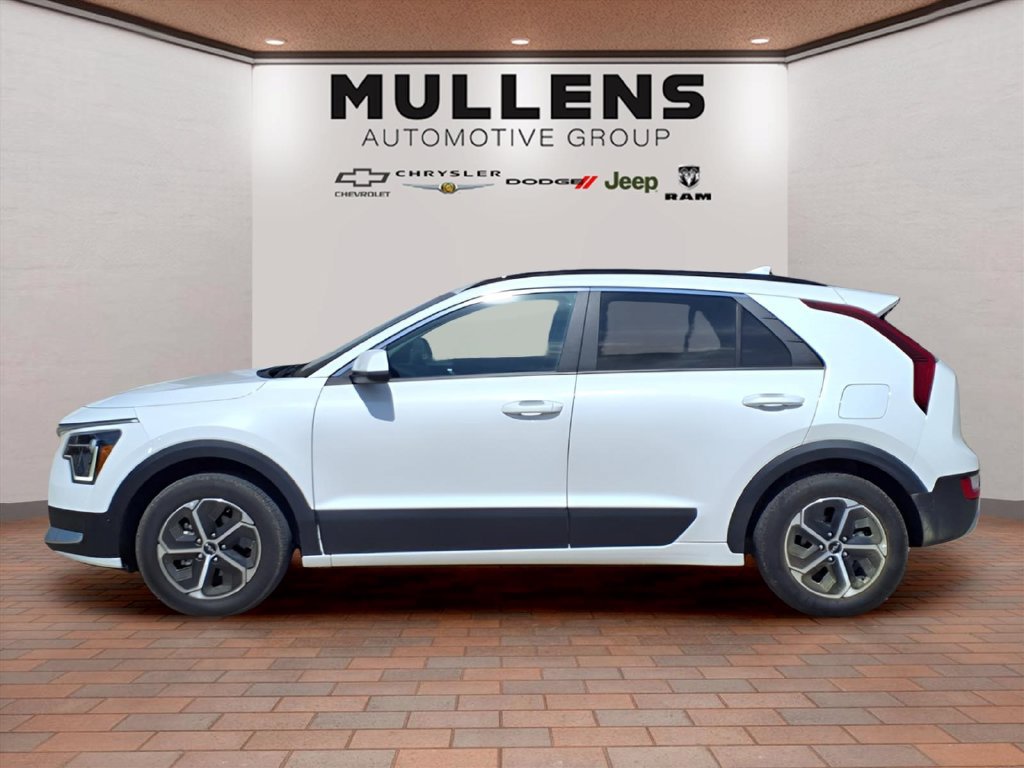 Used 2025 Kia Niro LX FWD image 8