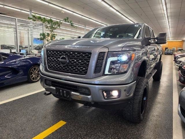 Used 2019 Nissan Titan SV w/ SV Convenience Package AWD/4WD image 2