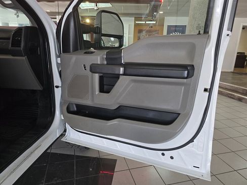 Used 2019 Ford F350 XLT w/ XLT Value Package image 11