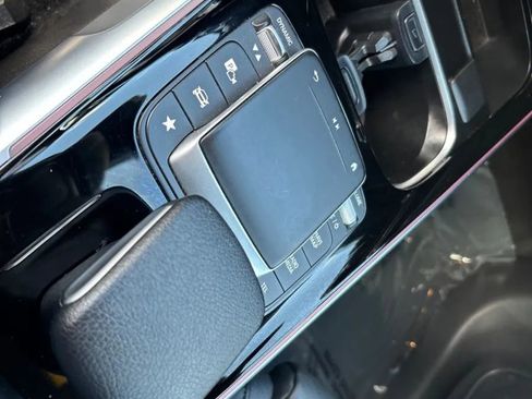 Used 2023 Mercedes-Benz EQB 250+ image 21