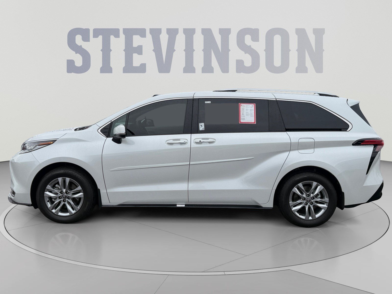 Used 2026 Toyota Sienna Limited AWD/4WD image 2
