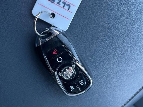 Used 2023 Buick Enclave Essence image 12