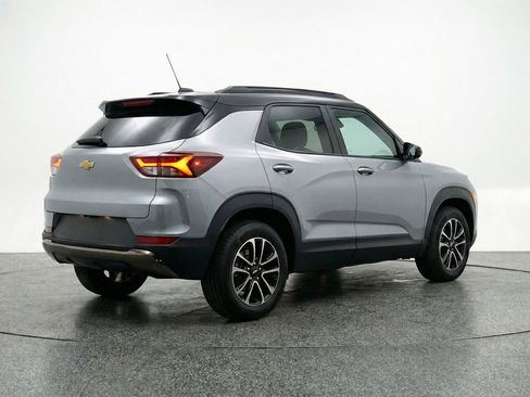 Used 2025 Chevrolet TrailBlazer LT image 9