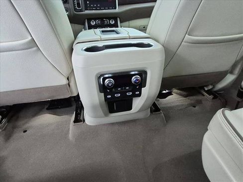 Used 2024 GMC Yukon XL Denali w/ Advanced Technology Package AWD/4WD image 19