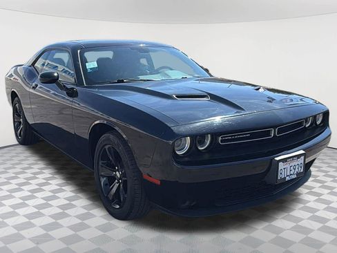 Used 2020 Dodge Challenger SXT RWD image 3