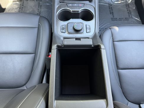 Used 2023 GMC Acadia SLT FWD image 23