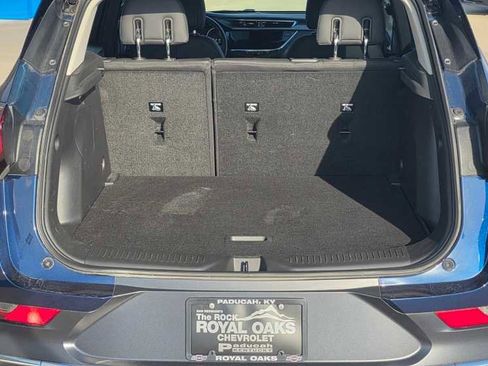 Used 2023 Buick Encore GX Essence w/ Experience Buick Package image 9