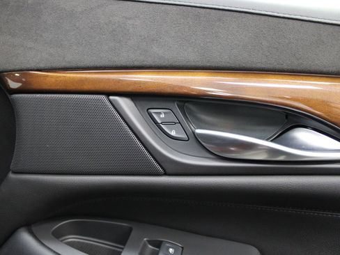 Used 2017 Cadillac Escalade ESV Luxury image 32