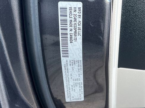 Used 2023 Chrysler Voyager LX image 30