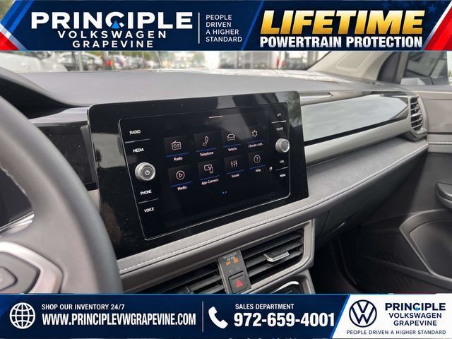 New 2027 Volkswagen Taos SE FWD image 18
