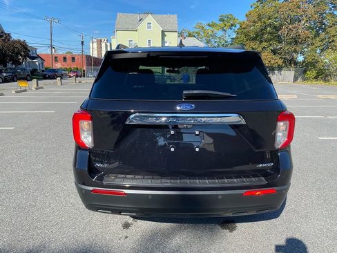 Used 2022 Ford Explorer XLT image 6