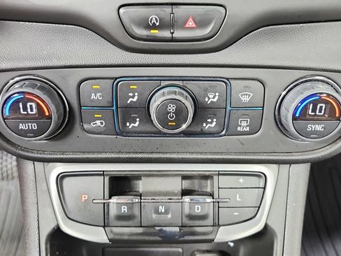 Used 2023 GMC Terrain SLE w/ Driver Convenience Package FWD image 31