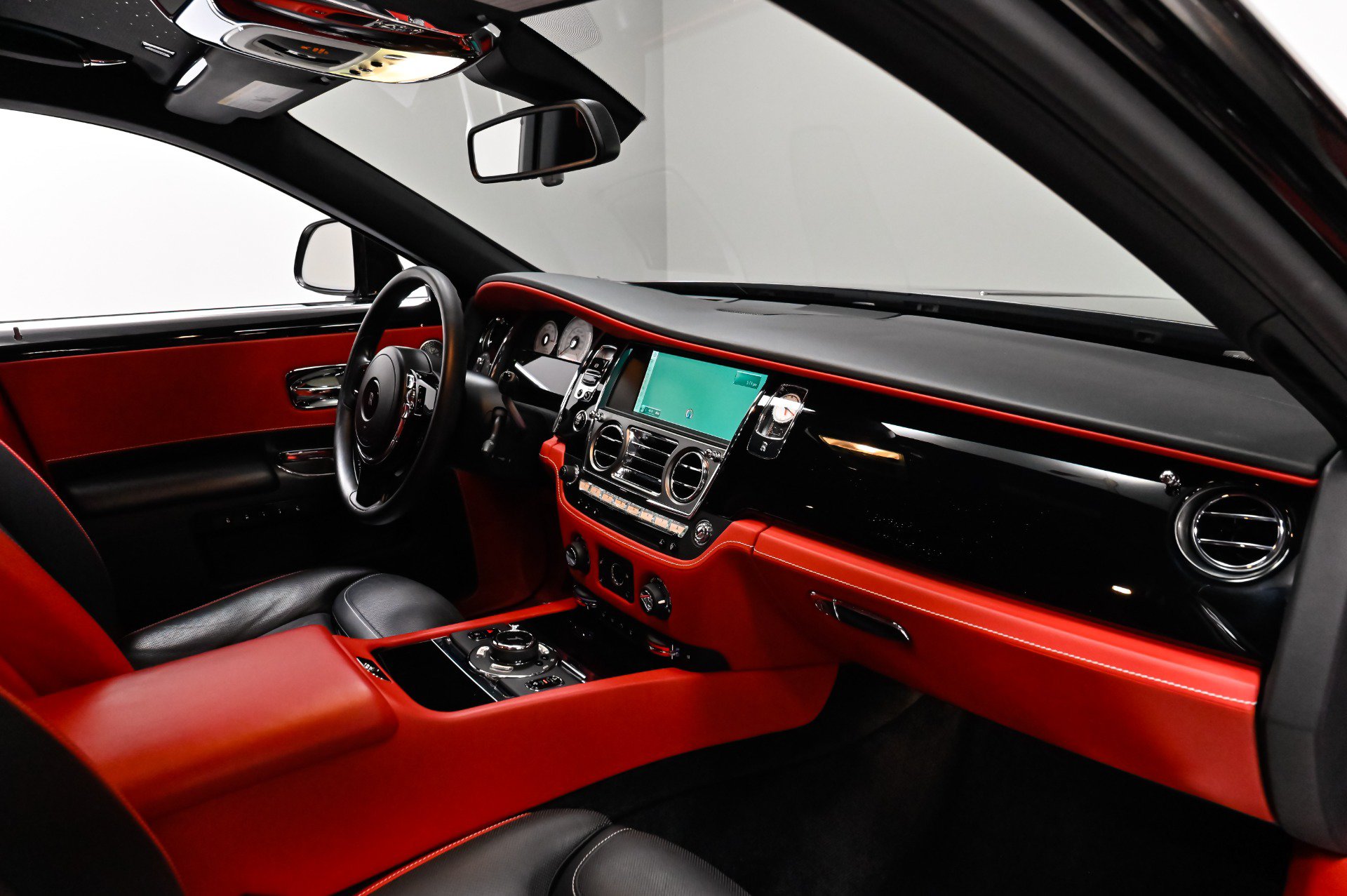 Used 2017 Rolls-Royce Ghost RWD image 39