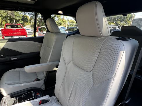 Used 2024 Lexus TX 350 AWD image 31