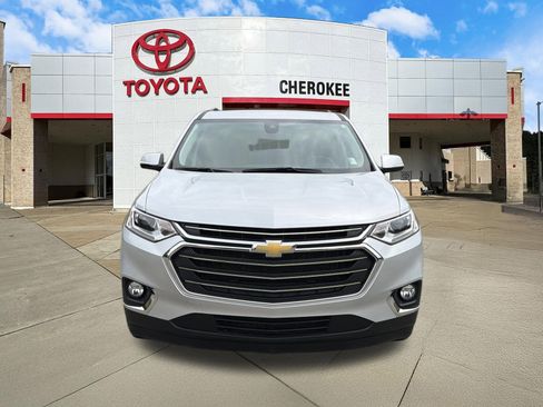 Used 2020 Chevrolet Traverse LT w/ Driver Confidence II Package AWD/4WD image 2