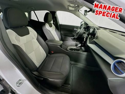 Used 2025 Chevrolet Trax LS FWD image 25
