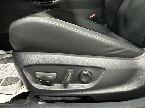 Used 2025 Toyota Prius XLE image 12