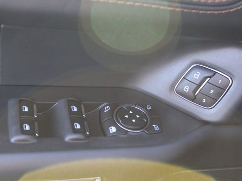 Used 2023 Ford Expedition Platinum image 27