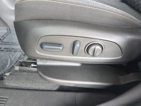 Used 2023 Chevrolet Equinox LT image 23