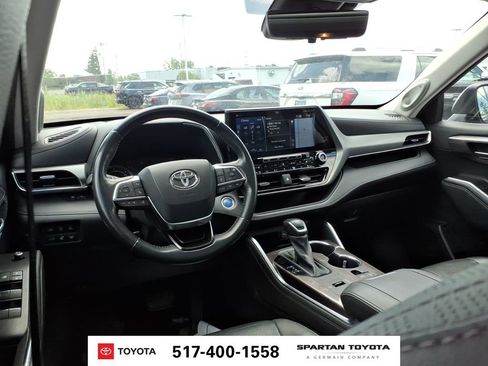 Used 2021 Toyota Highlander Platinum AWD/4WD image 13