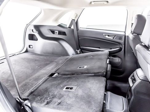 Used 2021 Ford Edge SE FWD image 36