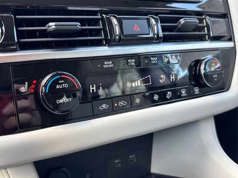 New 2025 Nissan Pathfinder SL image 30