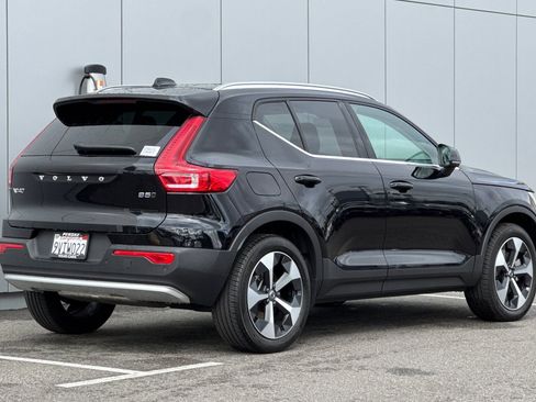 Used 2025 Volvo XC40 B5 Core w/ Protection Package Premier image 5