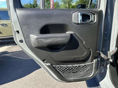 Used 2022 Jeep Wrangler Unlimited Sport w/ Sun And Sound Package AWD/4WD image 19