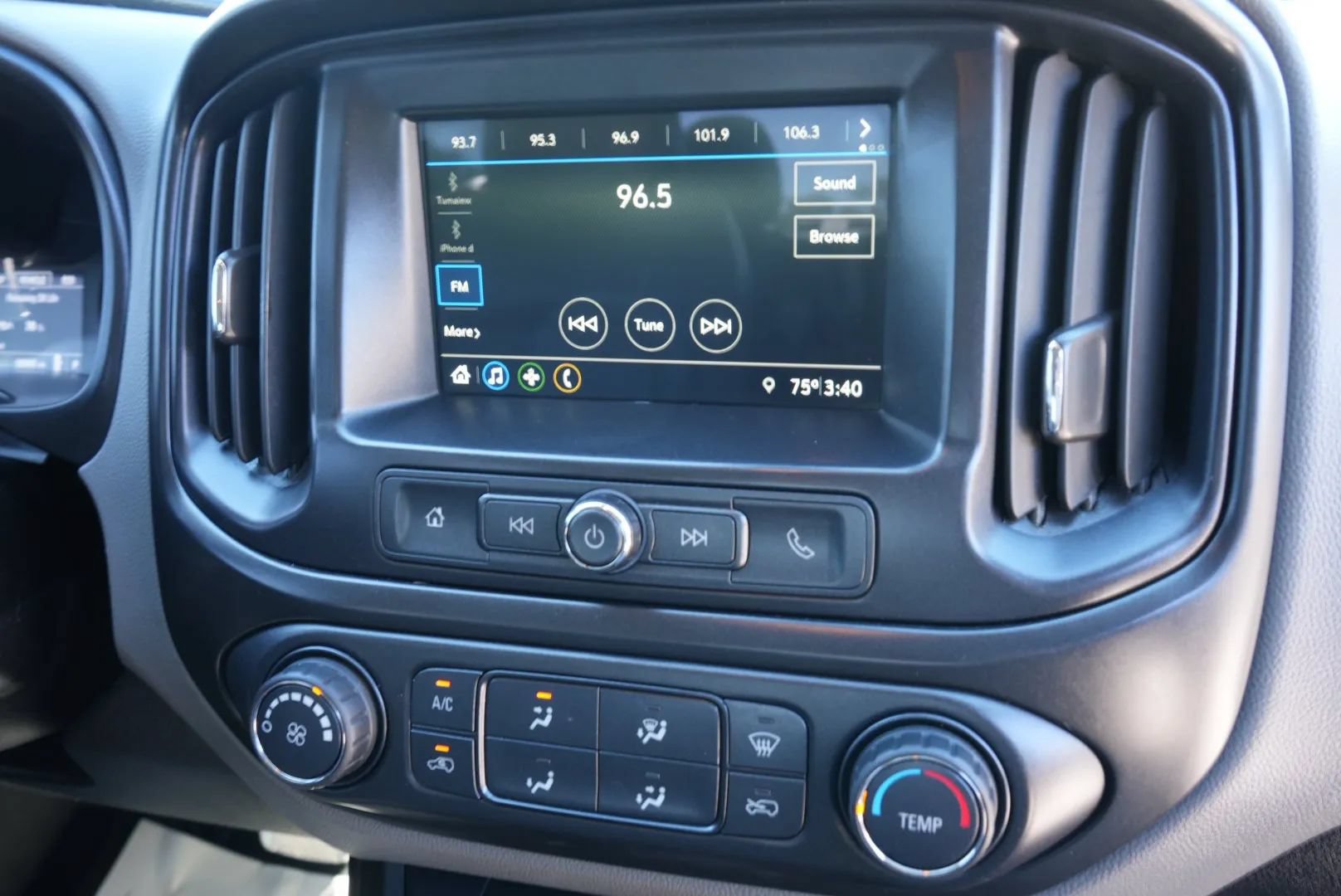 Used 2019 Chevrolet Colorado W/T RWD image 26