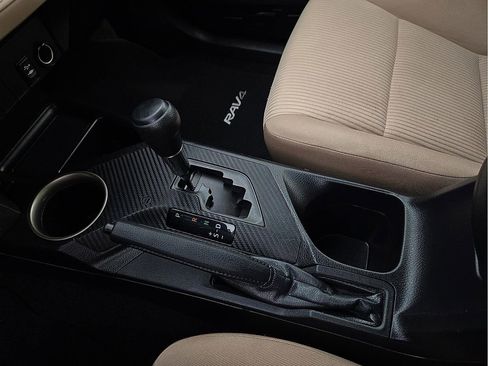 Used 2013 Toyota RAV4 LE image 21