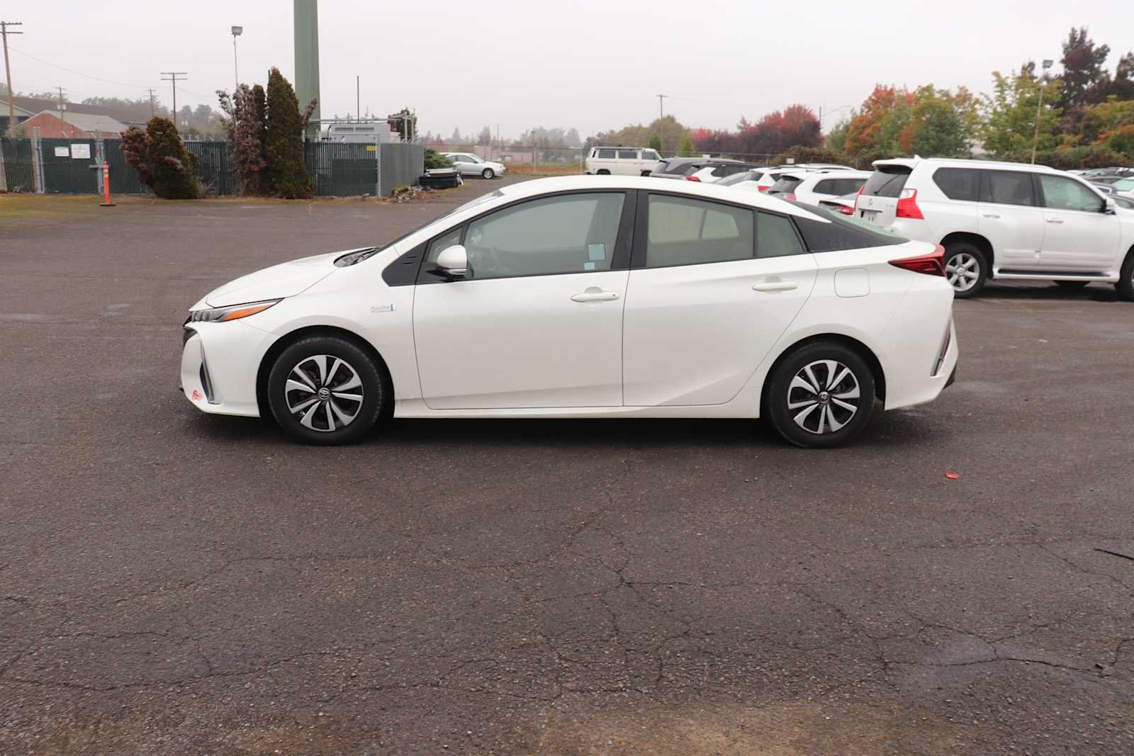 Used 2017 Toyota Prius Prime Premium FWD image 8