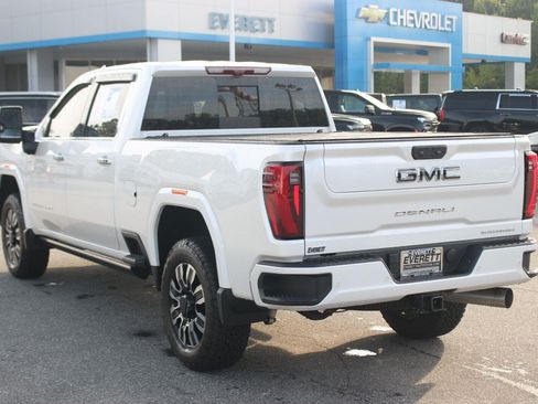 Used 2025 GMC Sierra 2500 Denali Ultimate AWD/4WD image 5