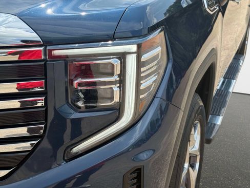 Used 2023 GMC Sierra 1500 SLT w/ SLT Premium Package AWD/4WD image 9