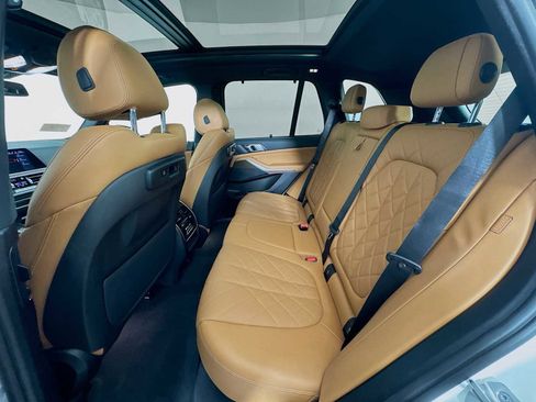 Used 2023 BMW X5 xDrive40i w/ Executive Package image 21