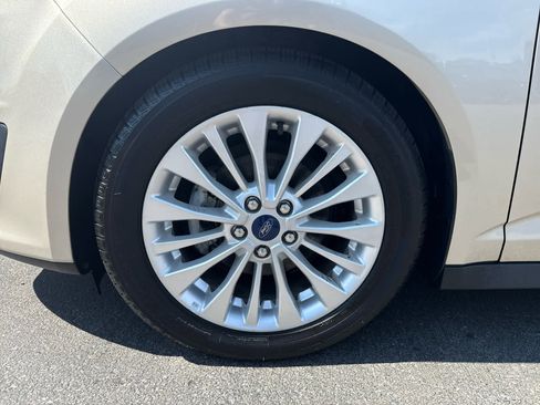 Used 2017 Ford C-MAX SE image 9