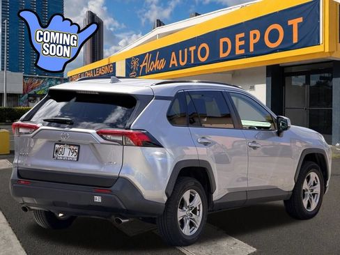Used 2022 Toyota RAV4 XLE FWD image 5