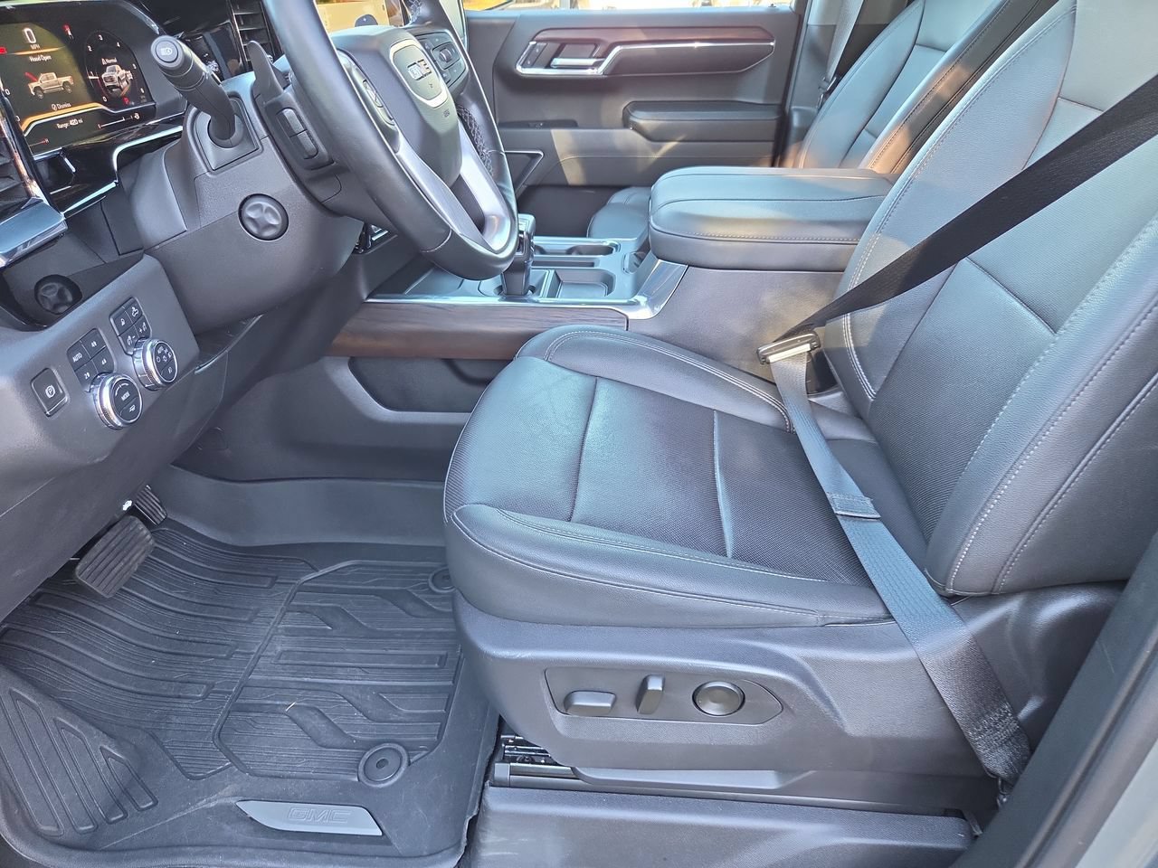 Used 2024 GMC Sierra 1500 SLT w/ SLT Premium Plus Package AWD/4WD image 20