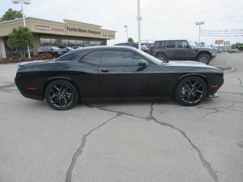 Used 2022 Dodge Challenger R/T w/ Blacktop Package image 8