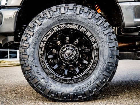 Used 2025 Ford F350 Lariat w/ Black Appearance Package image 11