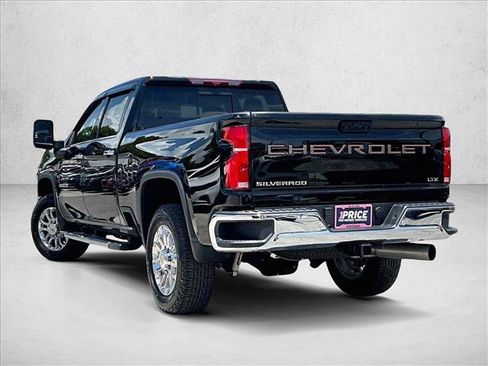 Used 2025 Chevrolet Silverado 3500 LTZ w/ LTZ Plus Package AWD/4WD image 13