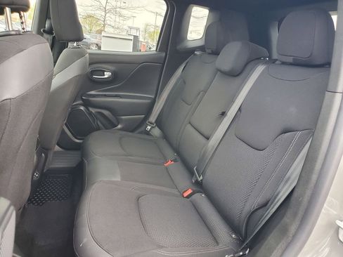 Used 2022 Jeep Renegade Altitude w/ Sun/Sound Group AWD/4WD image 29